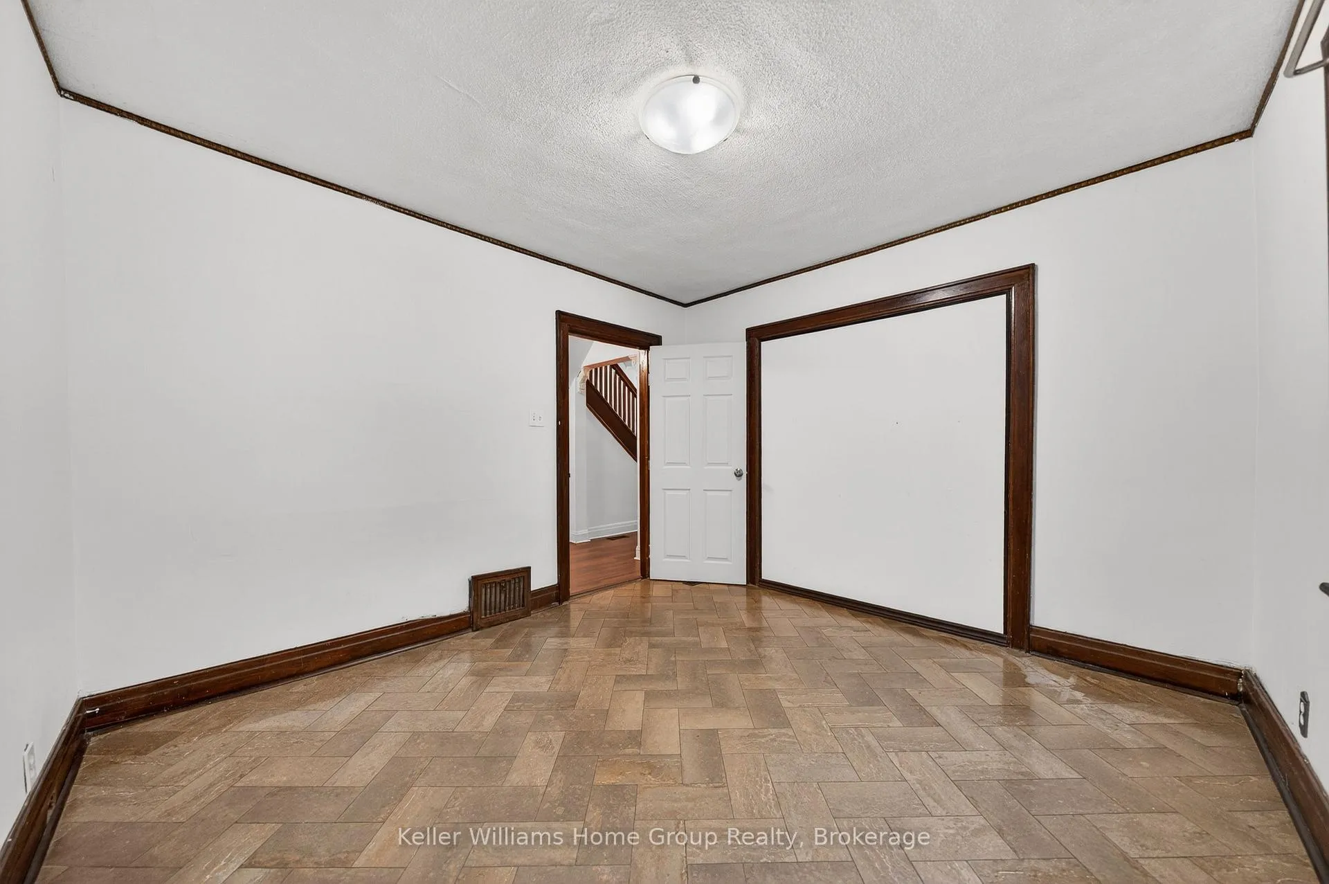 Photo 17 of 483 Woolwich Street, Guelph, Exhibition Park — HOMEH