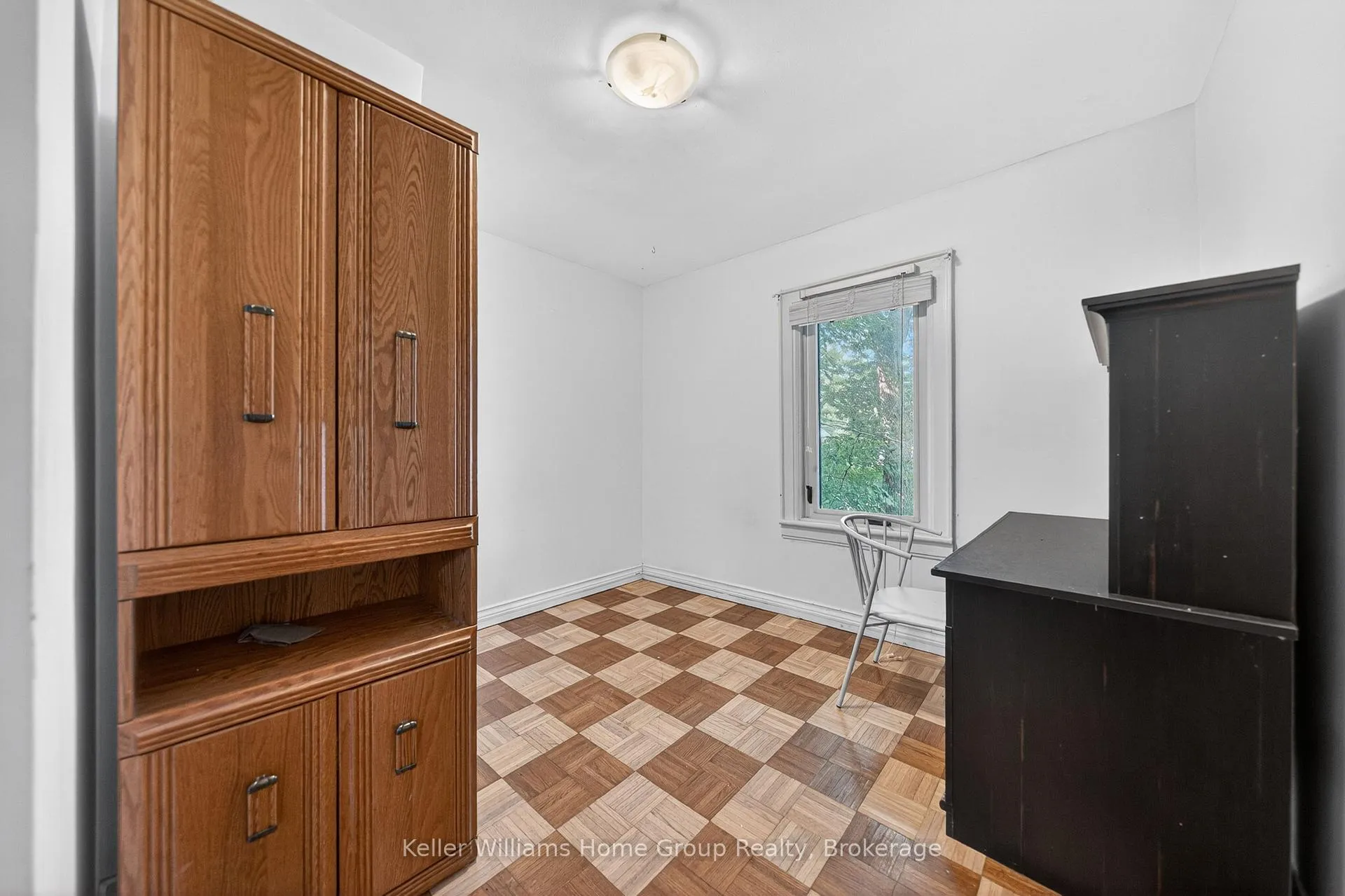 Photo 30 of 483 Woolwich Street, Guelph, Exhibition Park — HOMEH