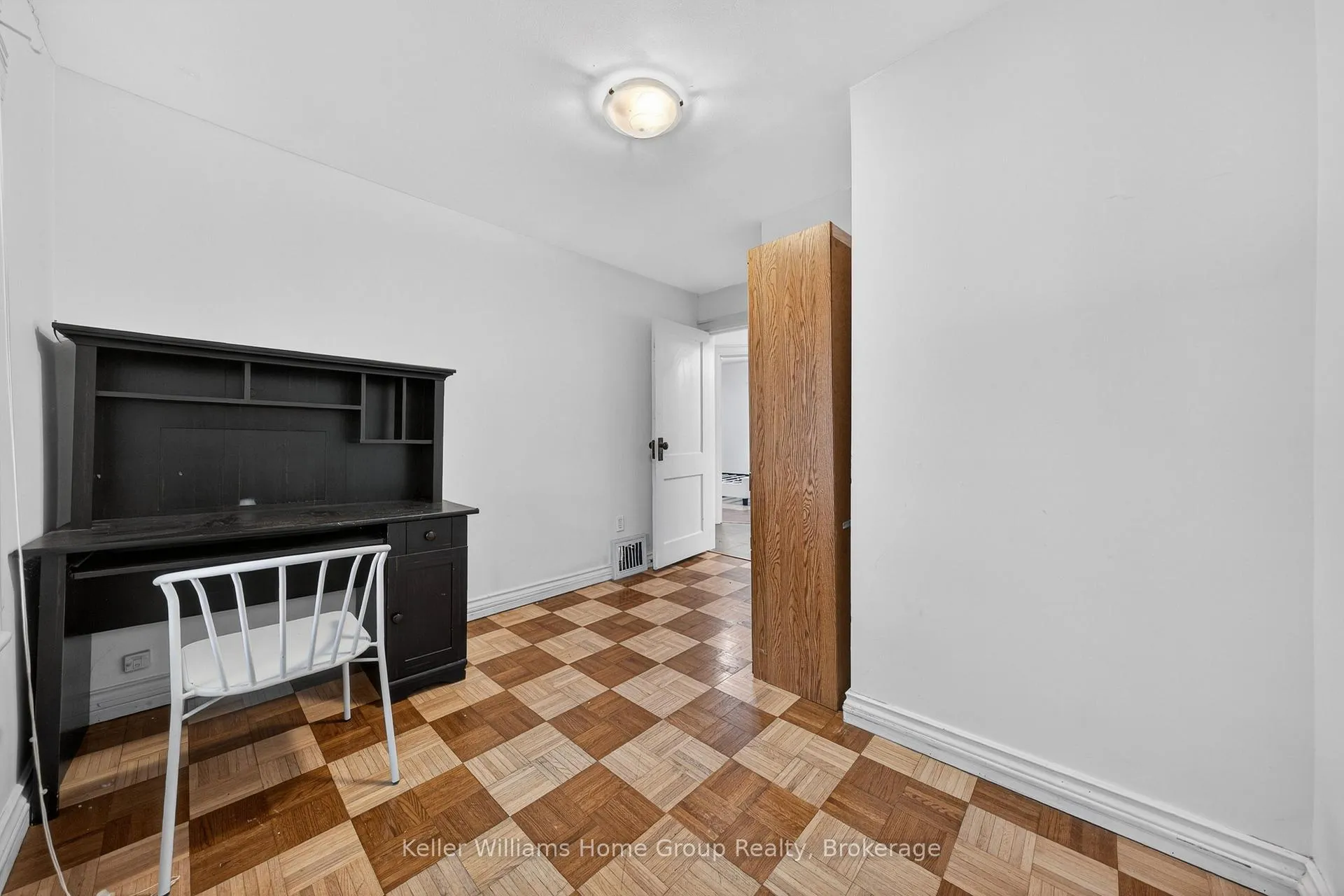 Photo 31 of 483 Woolwich Street, Guelph, Exhibition Park — HOMEH
