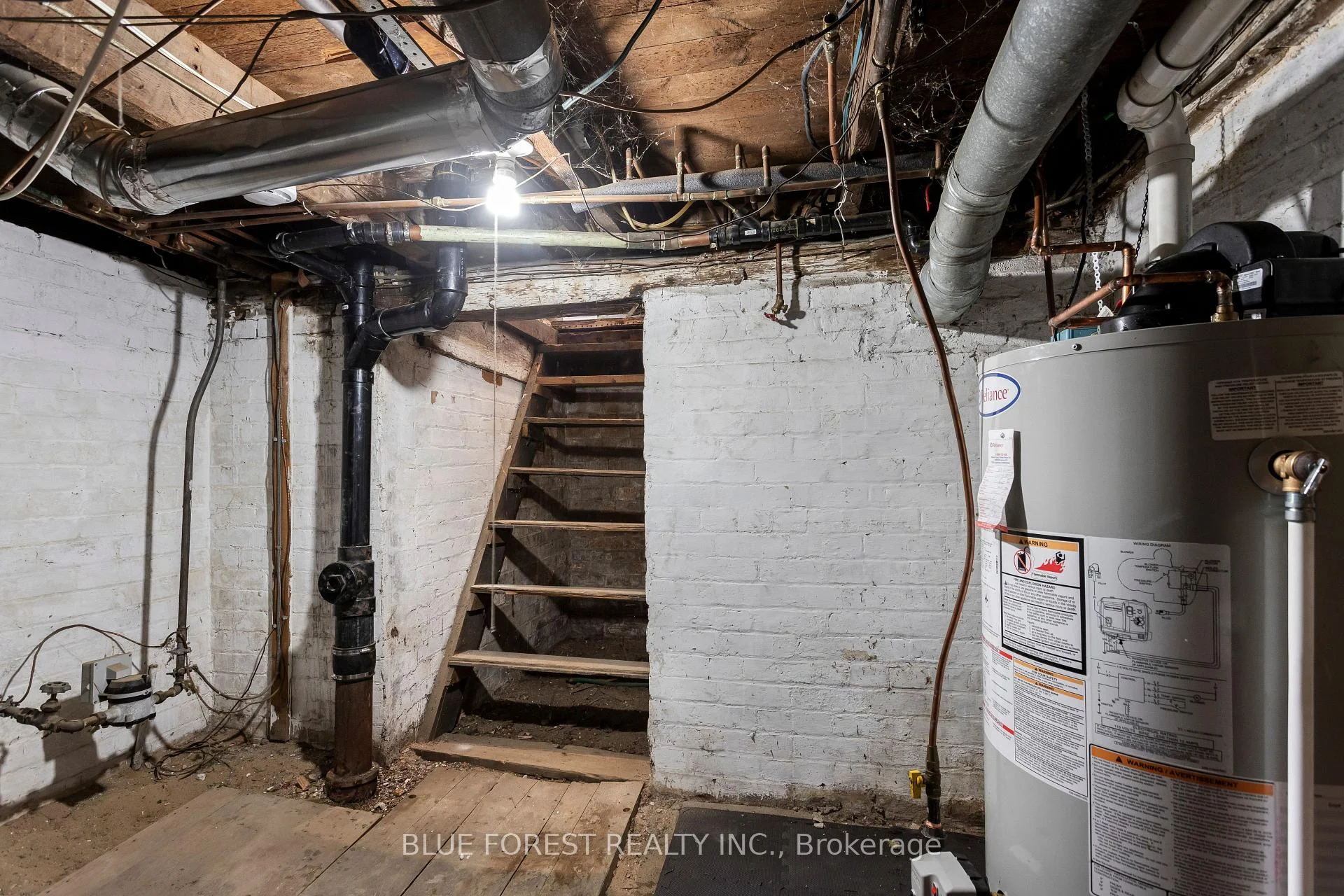 Photo 40 of 832 Queens Avenue, London, East G — HOMEH