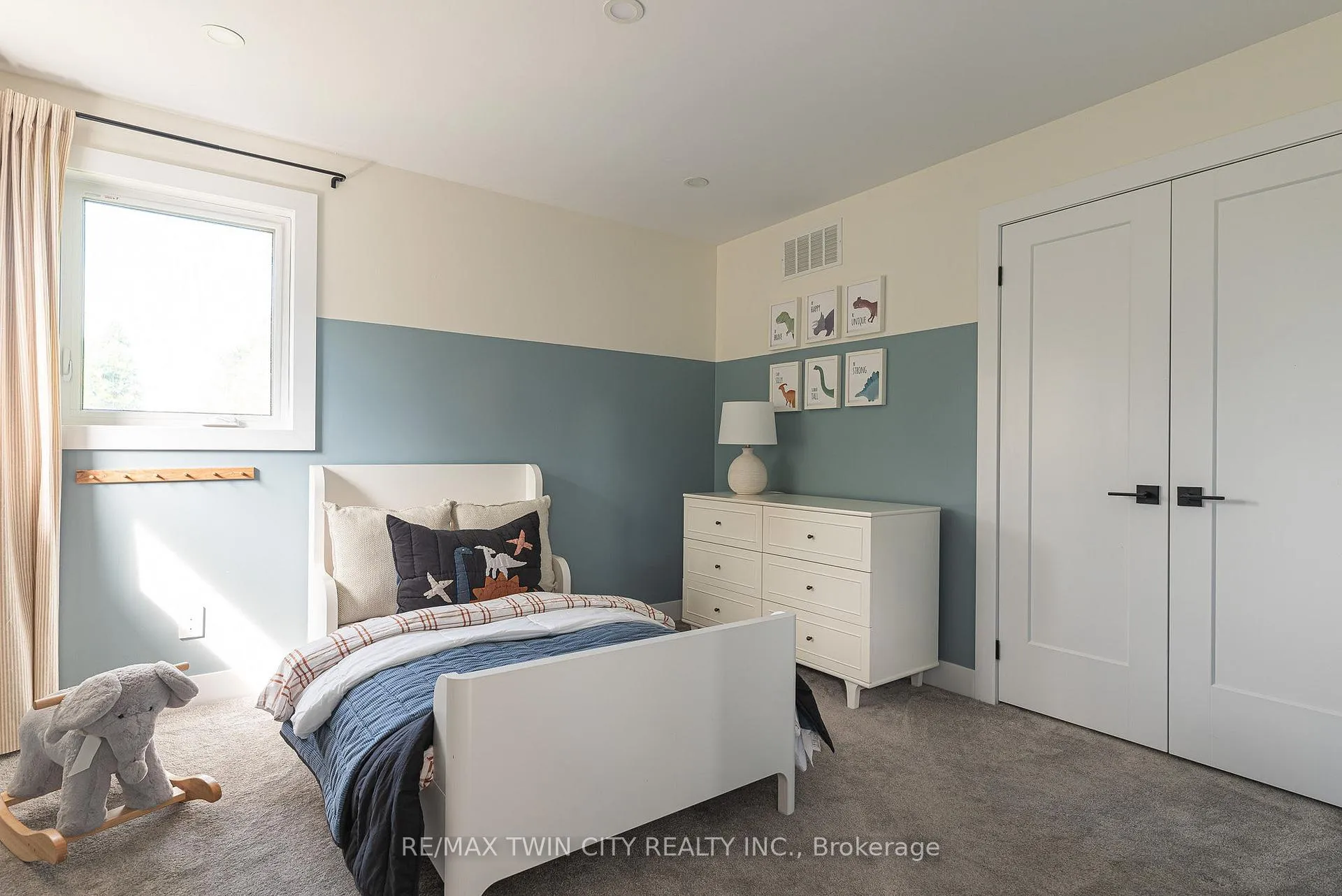 Photo 23 of 323 Calvington Place, Waterloo — HOMEH