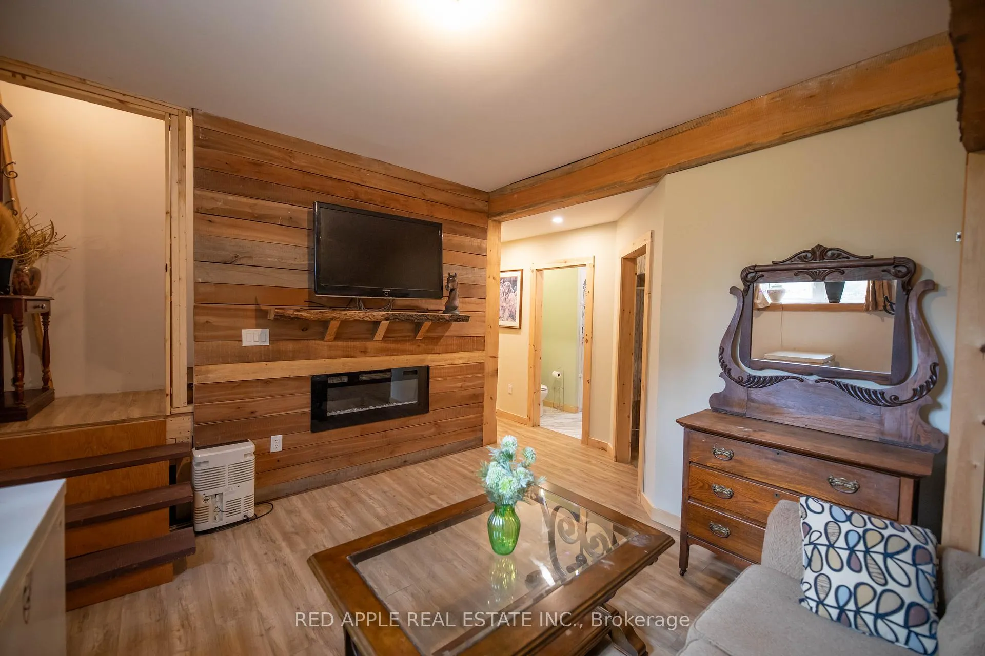 Photo 16 of 1392 Carroll Road, Dysart et al, Dudley — HOMEH