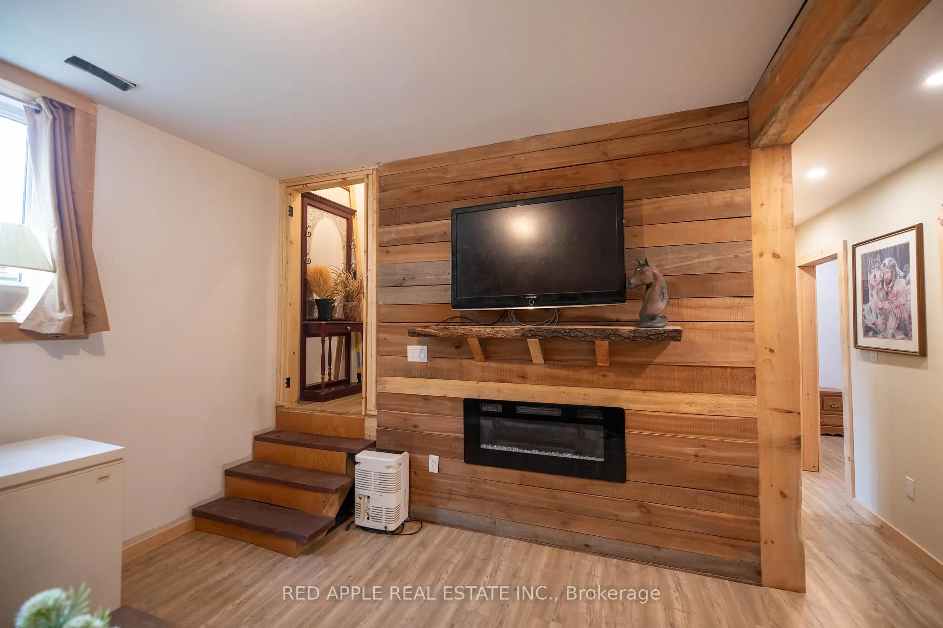 Photo 17 of 1392 Carroll Road, Dysart et al, Dudley — HOMEH