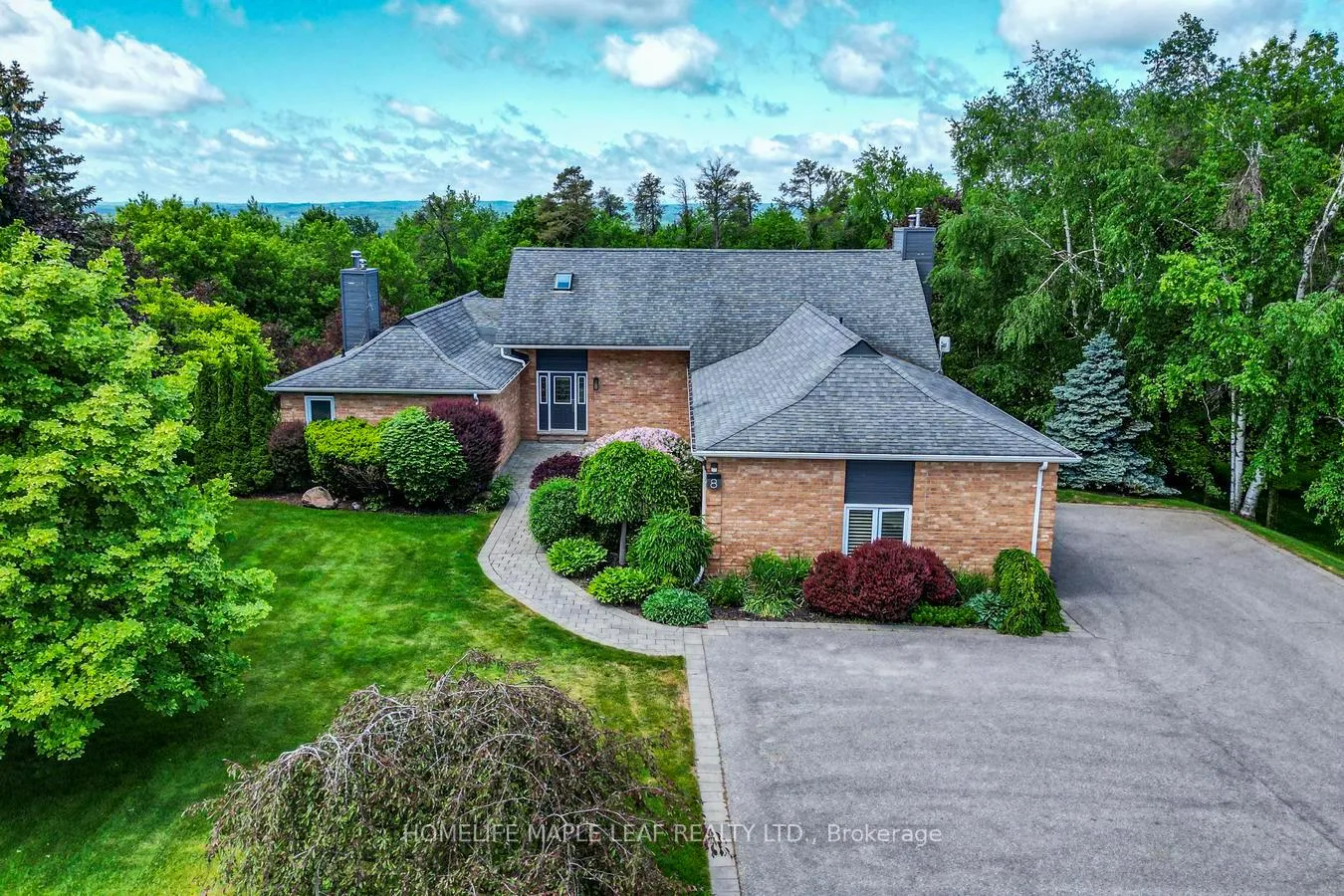 Photo 2 of 8 Coates Hill Court, Caledon, Palgrave — HOMEH