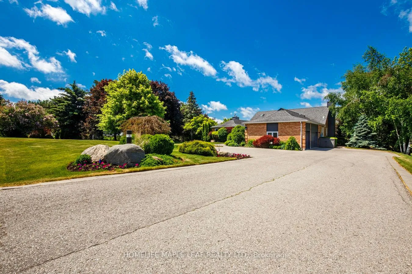 Photo 50 of 8 Coates Hill Court, Caledon, Palgrave — HOMEH
