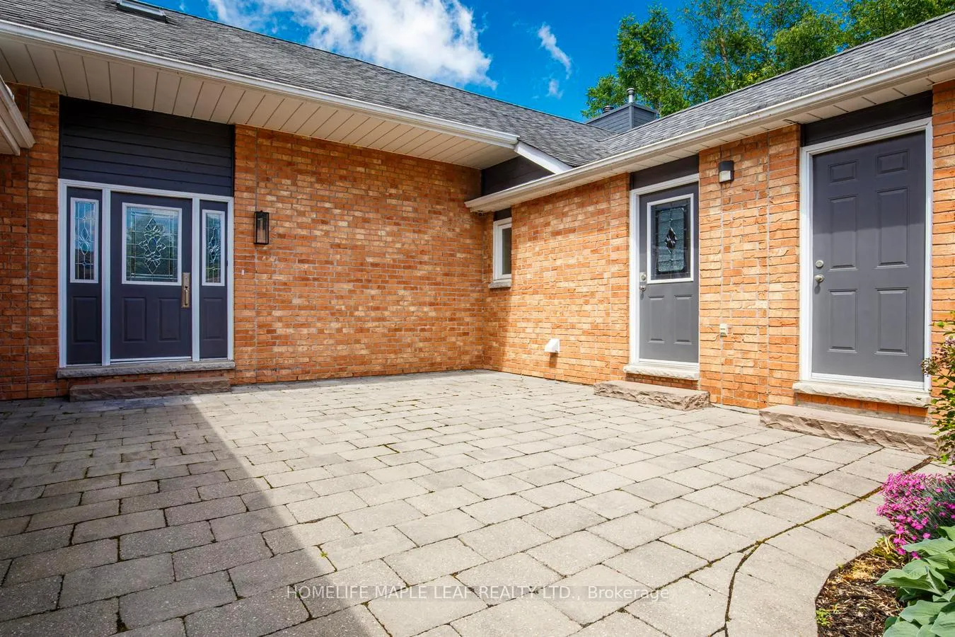 Photo 4 of 8 Coates Hill Court, Caledon, Palgrave — HOMEH