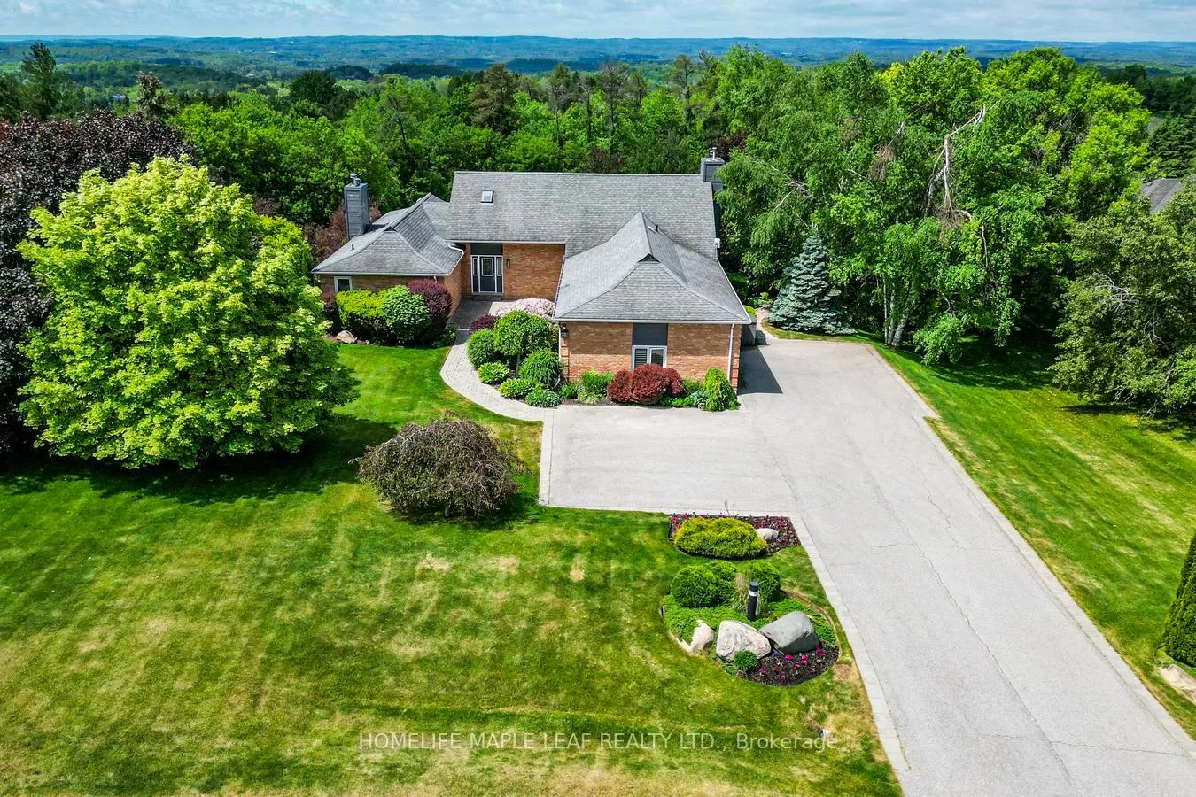 Photo 49 of 8 Coates Hill Court, Caledon, Palgrave — HOMEH