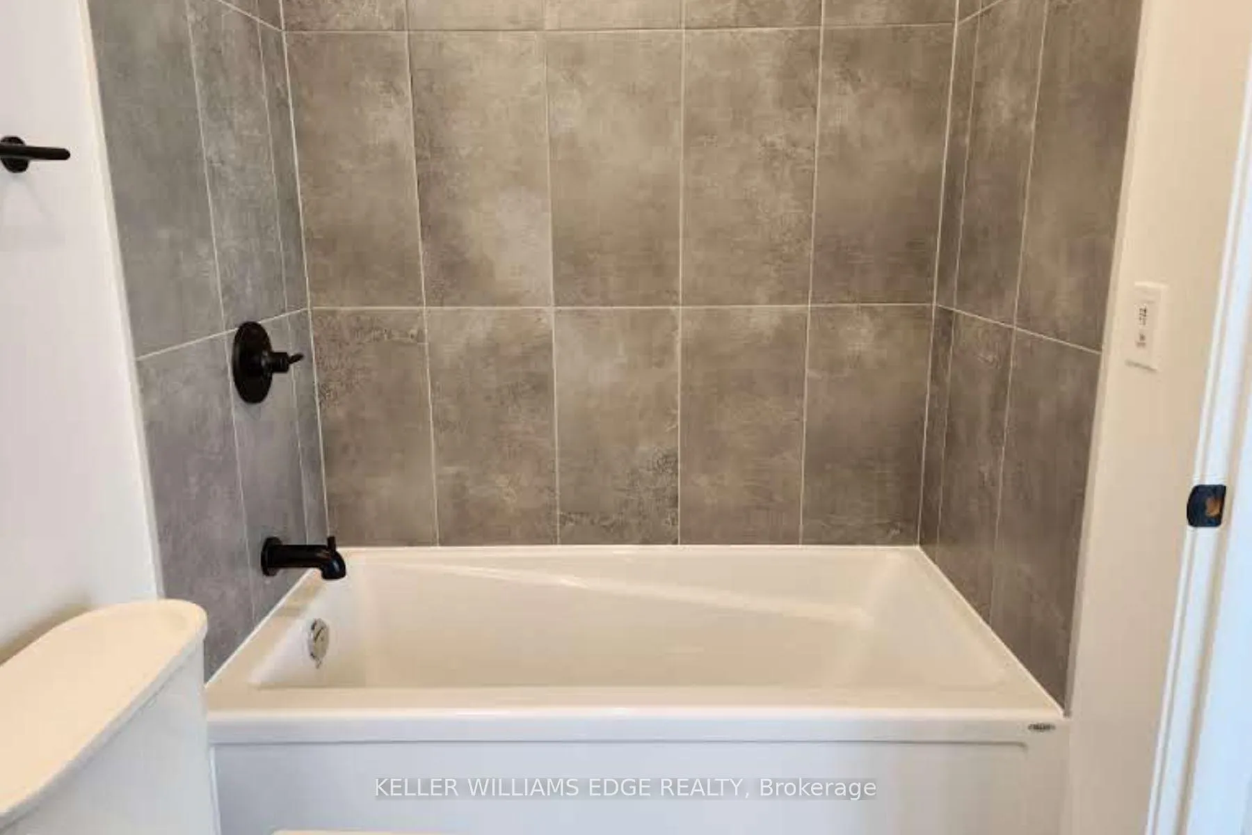 Photo 34 of Unit C1407, 4878 Powers Common, Burlington, Appleby — HOMEH