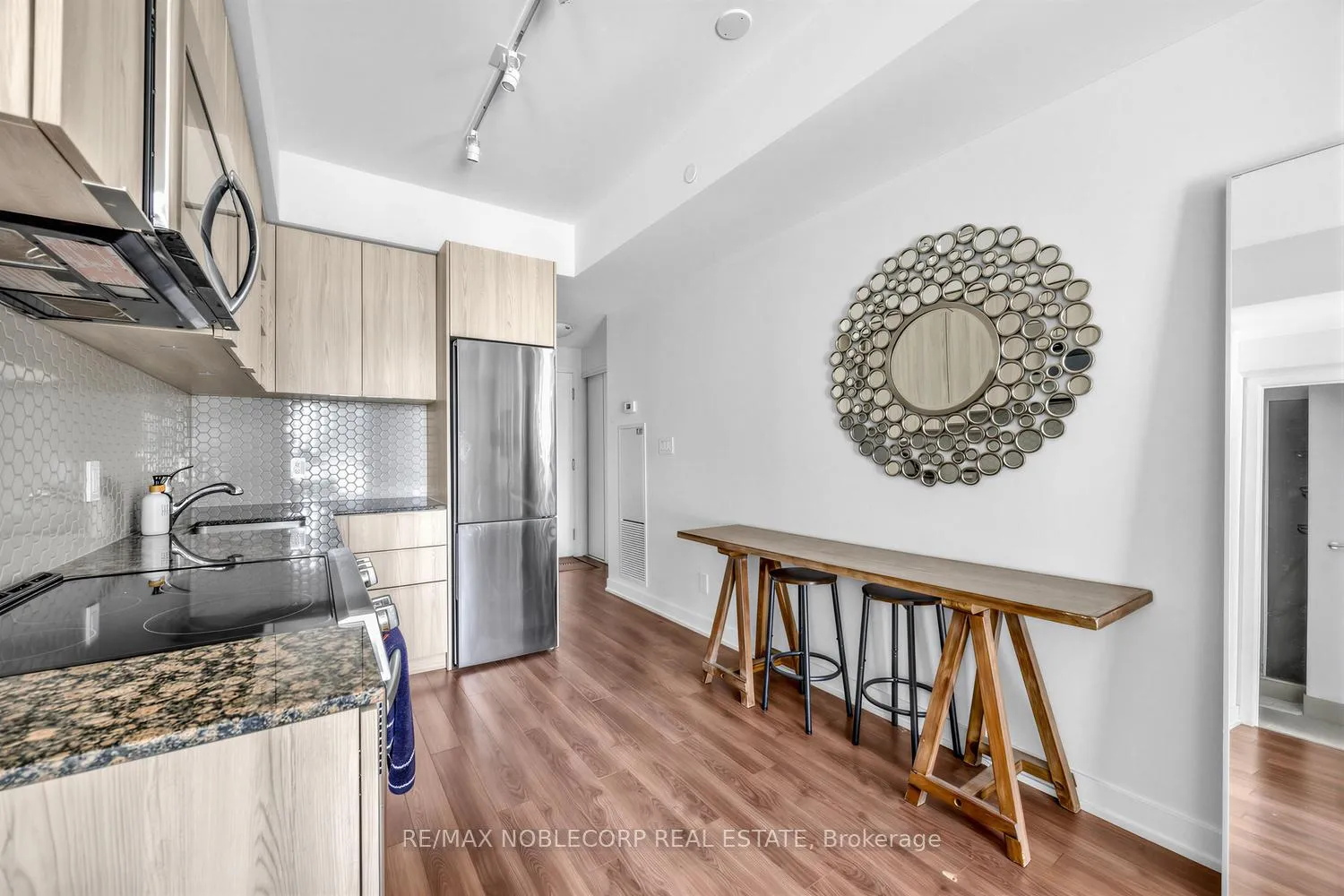 Photo 6 of Unit 1705, 30 Ordnance Street, Toronto, Niagara — HOMEH