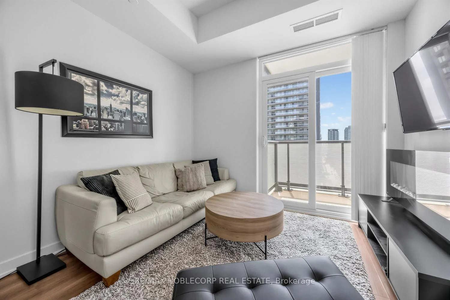 Photo 12 of Unit 1705, 30 Ordnance Street, Toronto, Niagara — HOMEH
