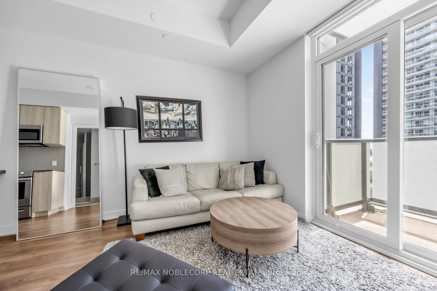 Photo 13 of Unit 1705, 30 Ordnance Street, Toronto, Niagara — HOMEH