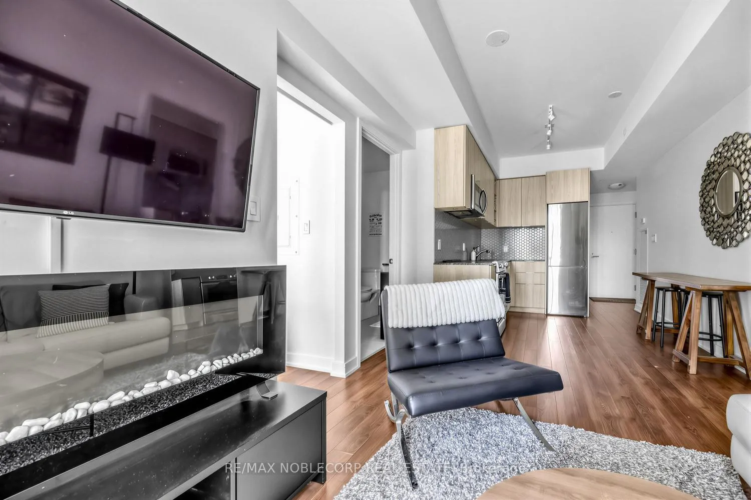 Photo 15 of Unit 1705, 30 Ordnance Street, Toronto, Niagara — HOMEH