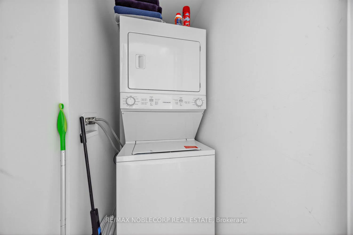 Photo 21 of Unit 1705, 30 Ordnance Street, Toronto, Niagara — HOMEH