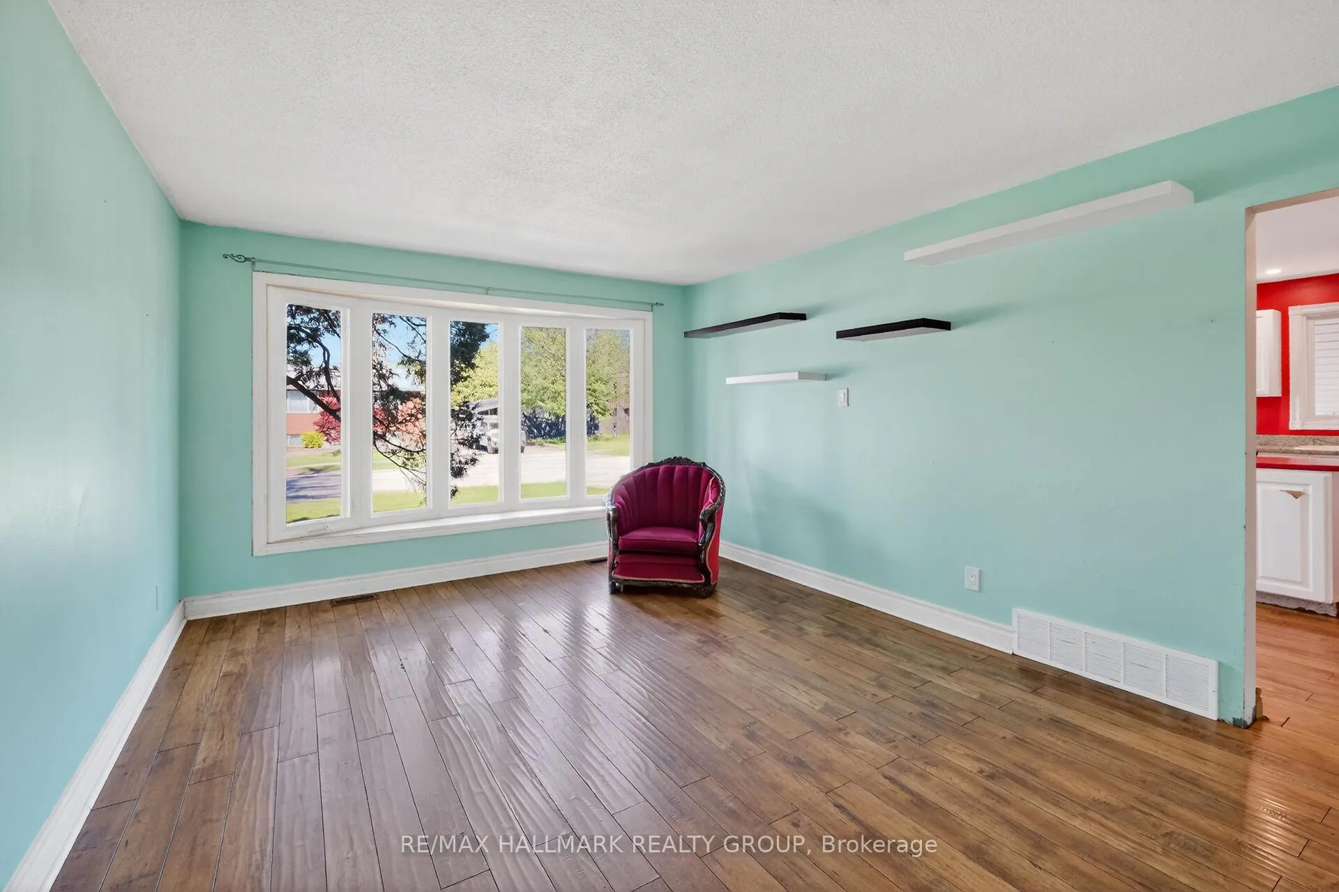Photo 15 of 1412 Maxime Street, Ottawa, Pineview — HOMEH