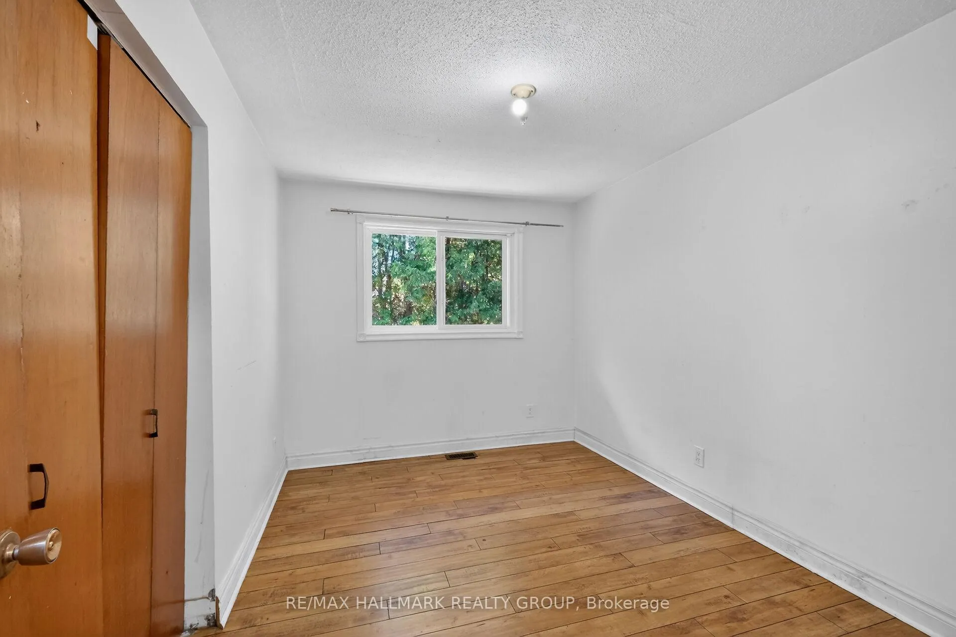 Photo 20 of 1412 Maxime Street, Ottawa, Pineview — HOMEH