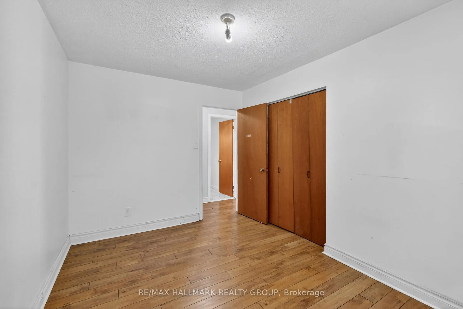 Photo 22 of 1412 Maxime Street, Ottawa, Pineview — HOMEH