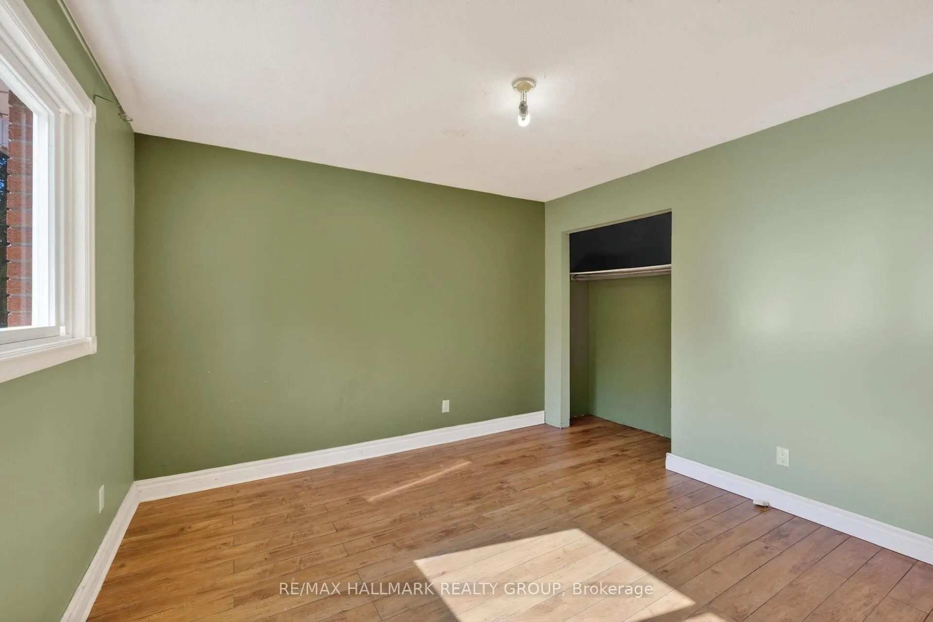 Photo 24 of 1412 Maxime Street, Ottawa, Pineview — HOMEH