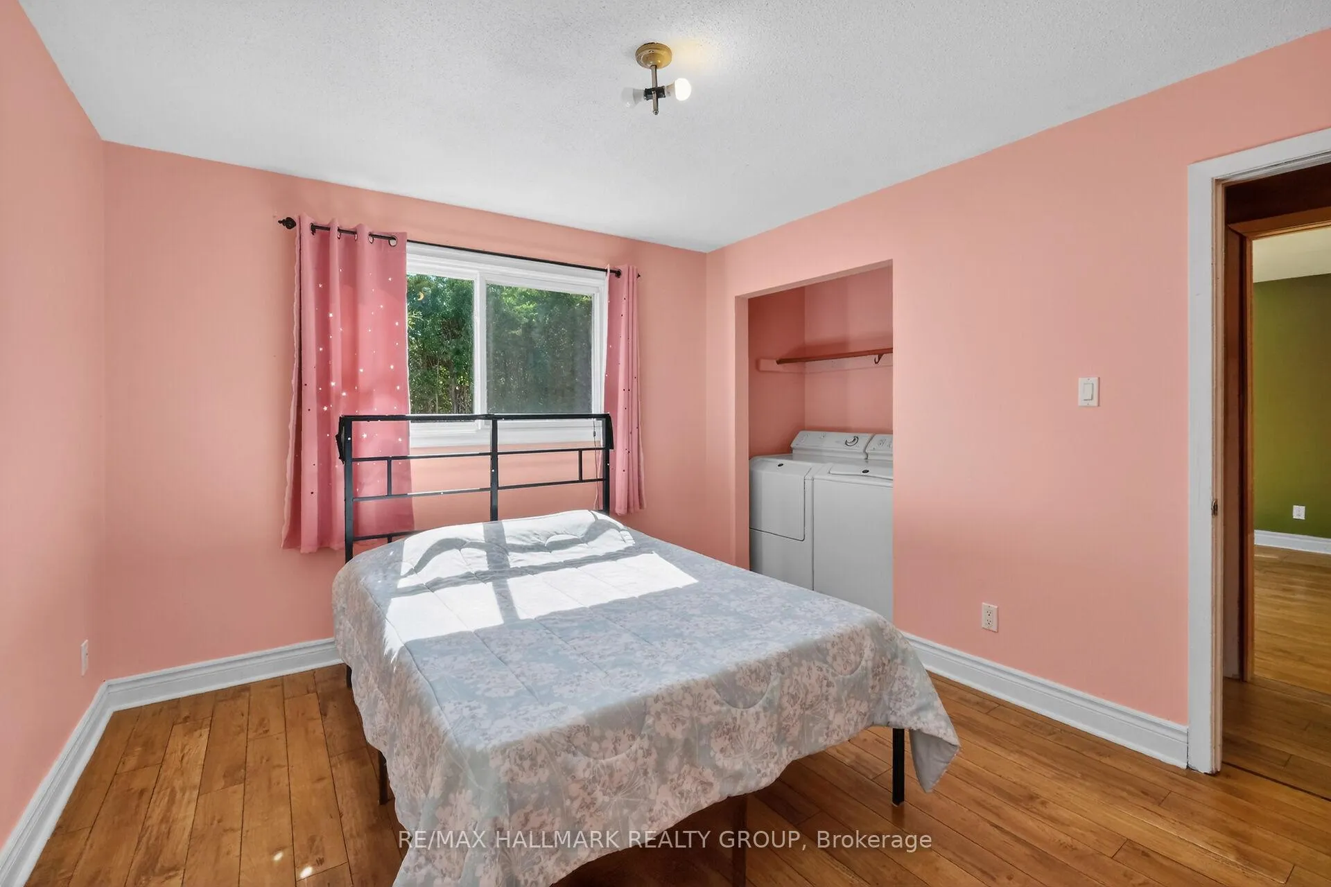Photo 27 of 1412 Maxime Street, Ottawa, Pineview — HOMEH