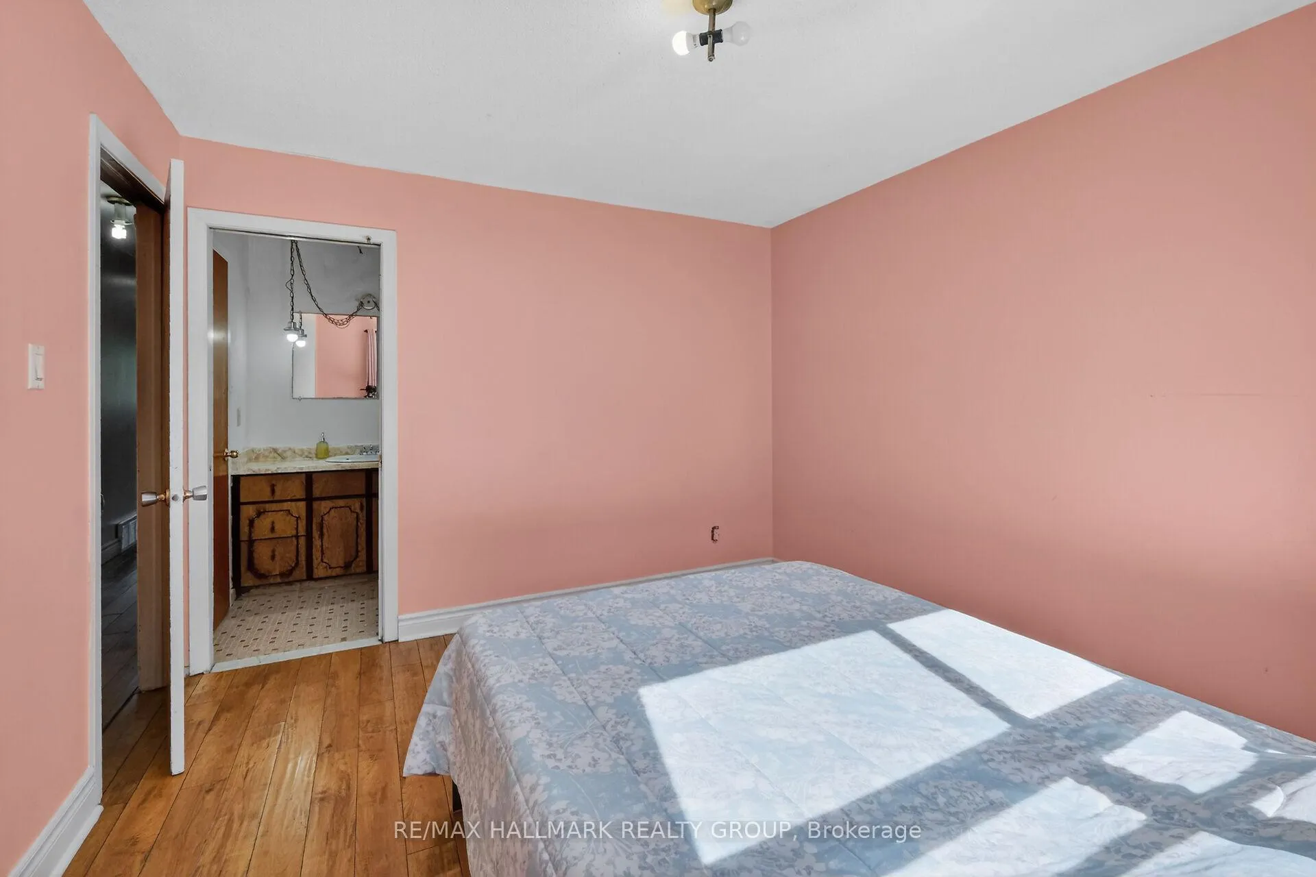 Photo 29 of 1412 Maxime Street, Ottawa, Pineview — HOMEH