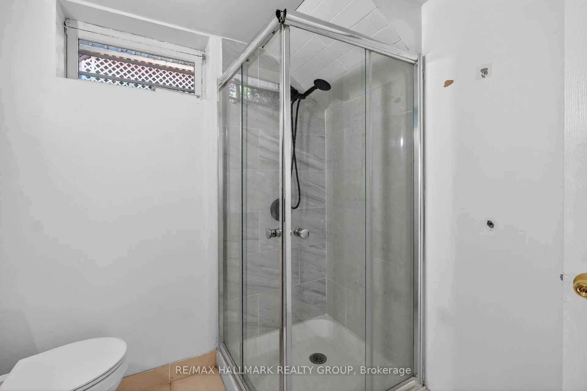 Photo 42 of 1412 Maxime Street, Ottawa, Pineview — HOMEH