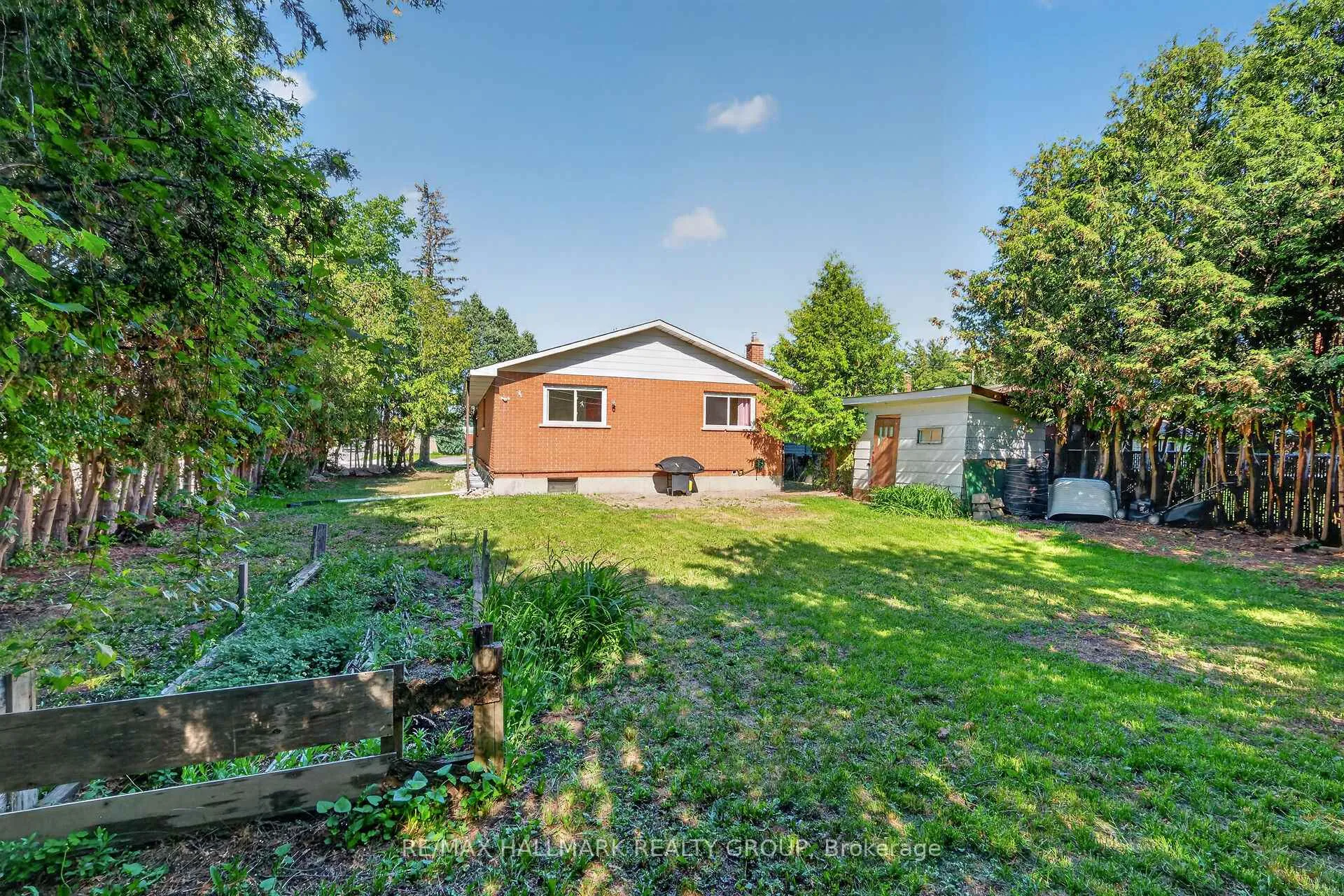 Photo 43 of 1412 Maxime Street, Ottawa, Pineview — HOMEH