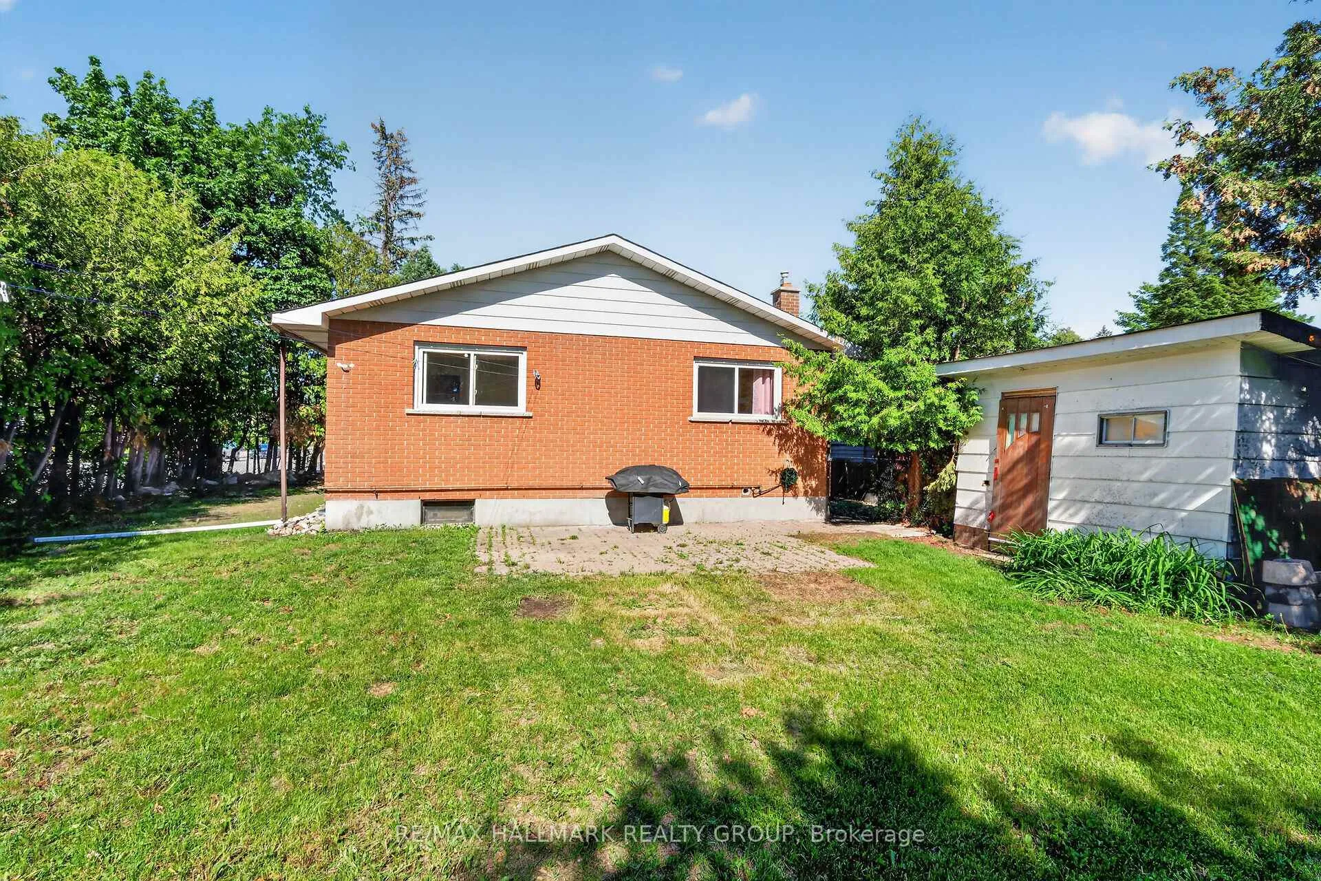 Photo 44 of 1412 Maxime Street, Ottawa, Pineview — HOMEH