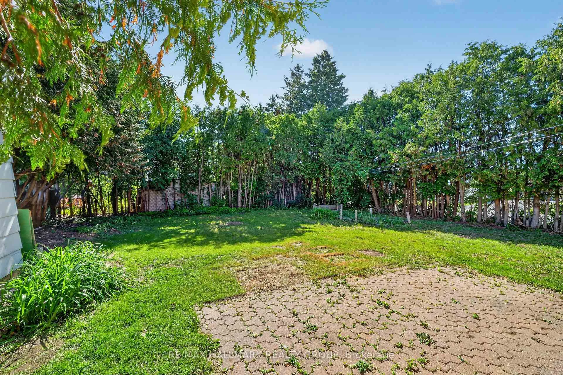 Photo 46 of 1412 Maxime Street, Ottawa, Pineview — HOMEH