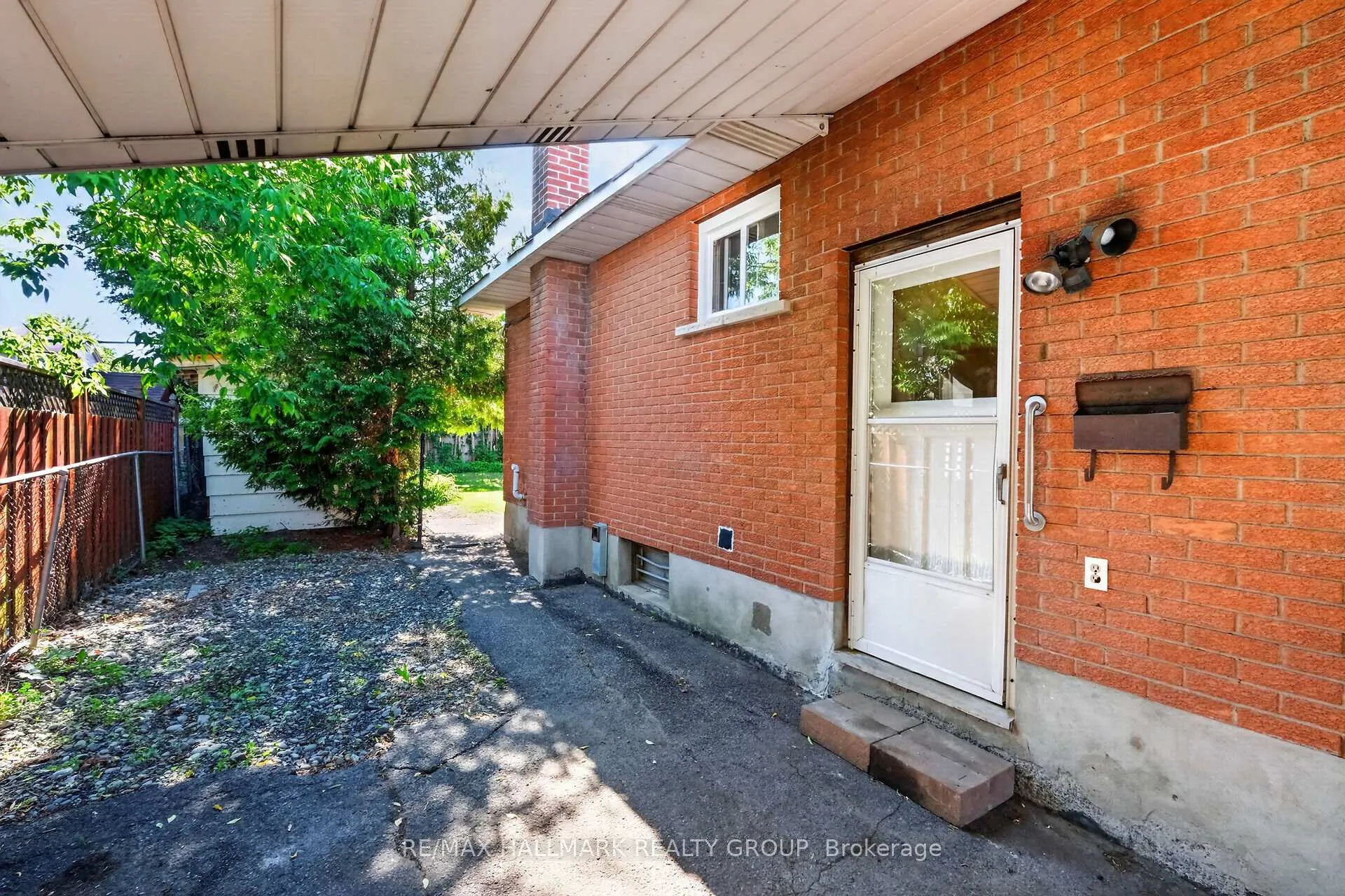 Photo 49 of 1412 Maxime Street, Ottawa, Pineview — HOMEH