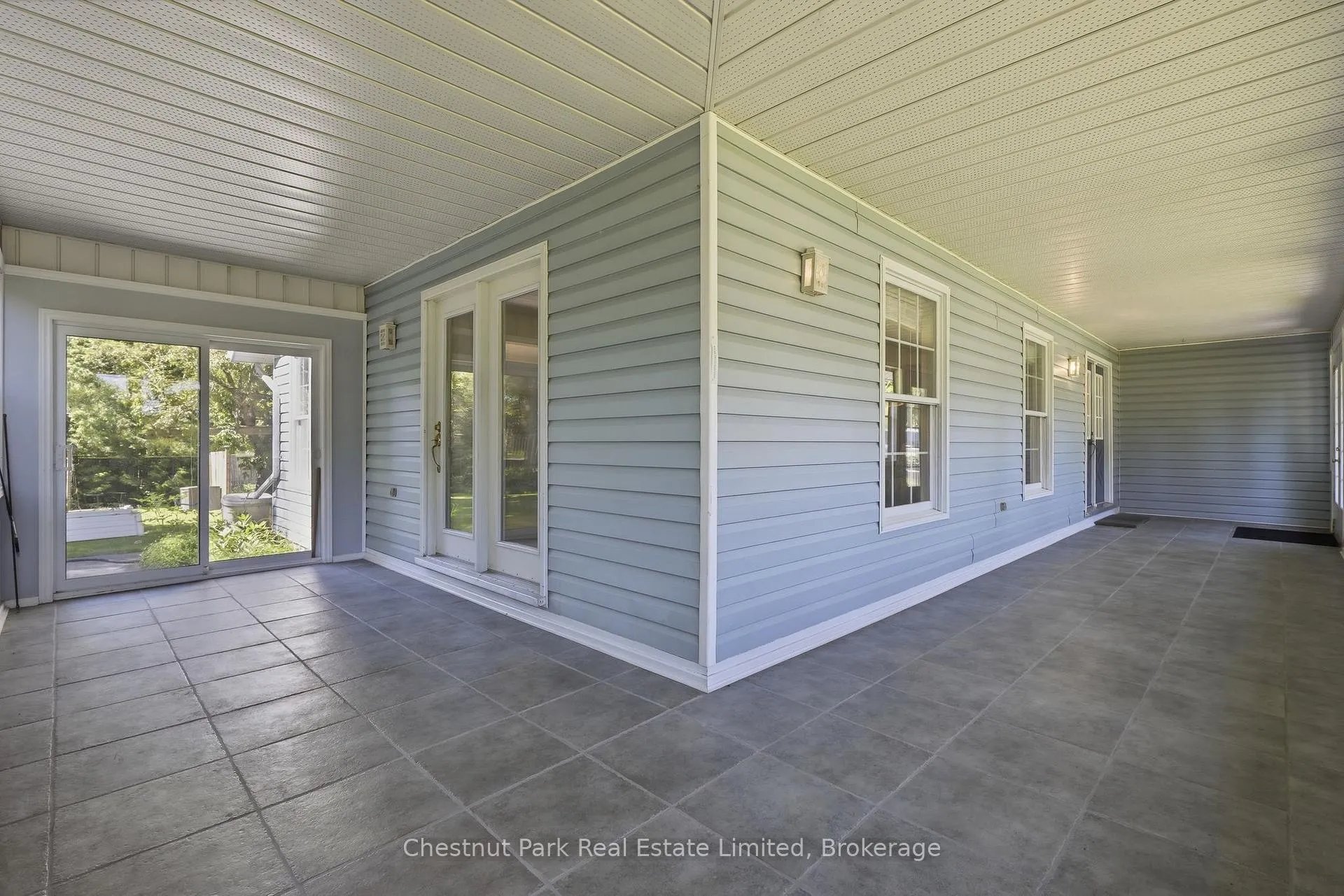 Photo 4 of 18 Carriage Lane, Quinte West, Murray Ward — HOMEH