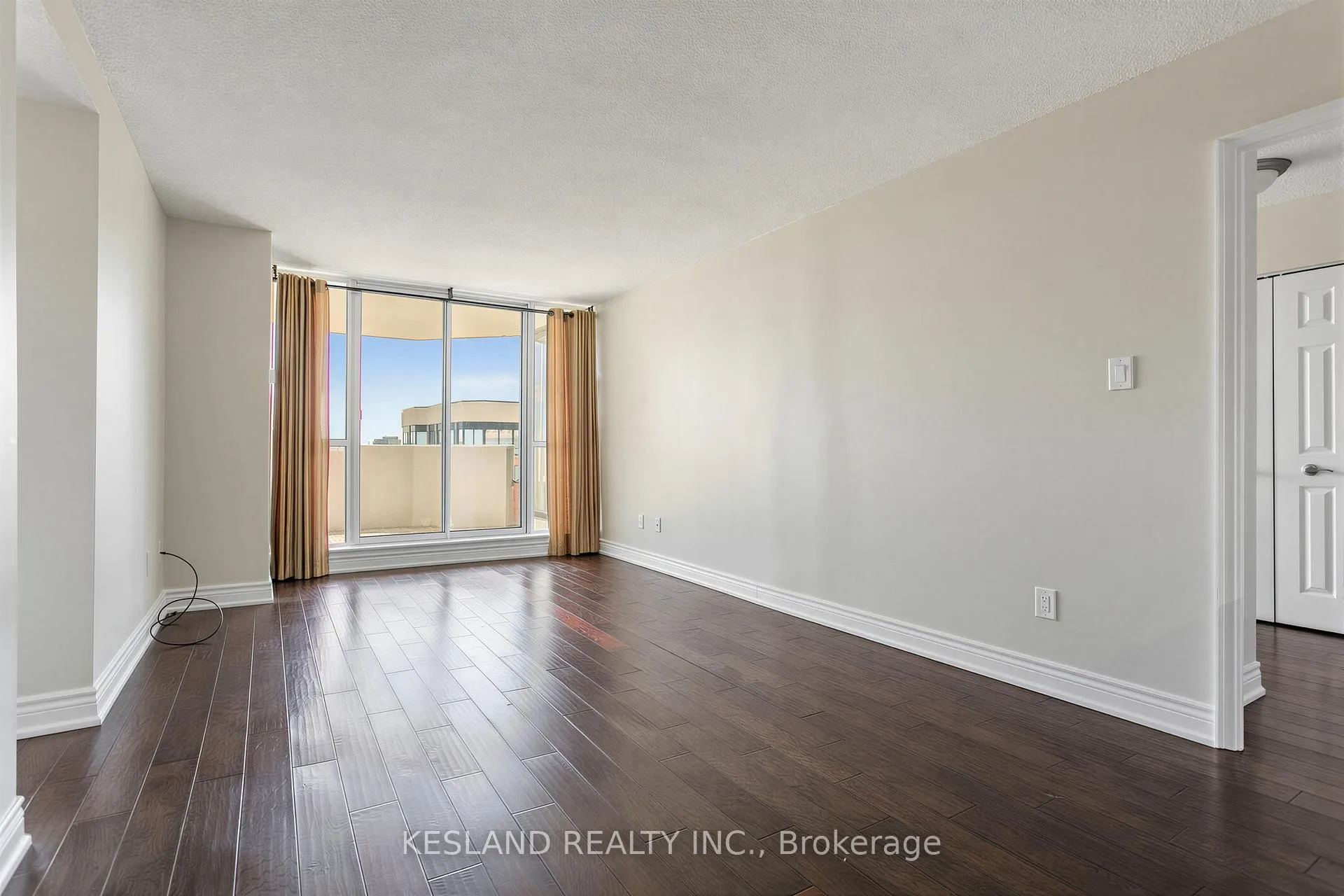 Photo 4 of Unit 1022, 25 Austin Drive, Markham, Markville — HOMEH