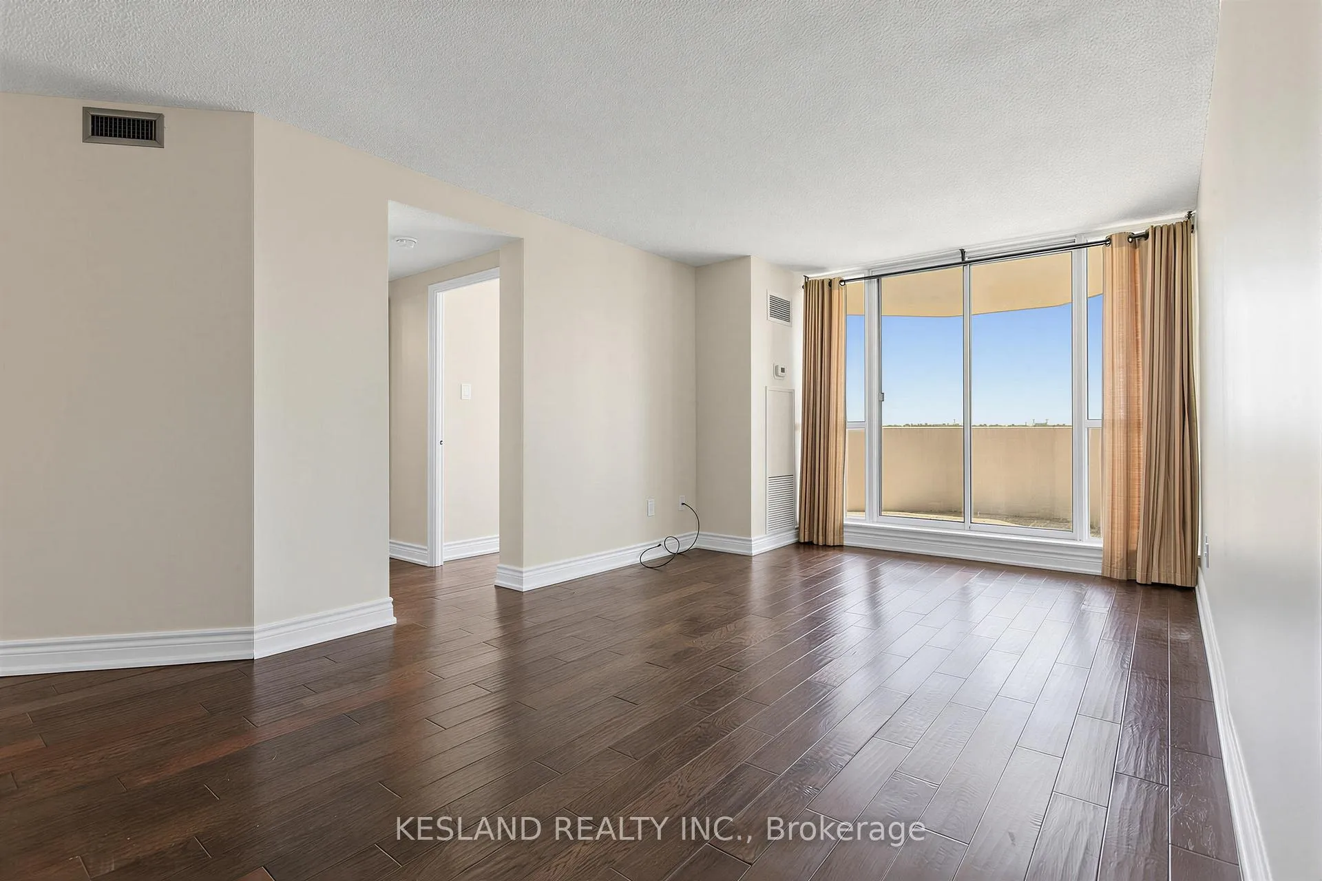 Photo 5 of Unit 1022, 25 Austin Drive, Markham, Markville — HOMEH