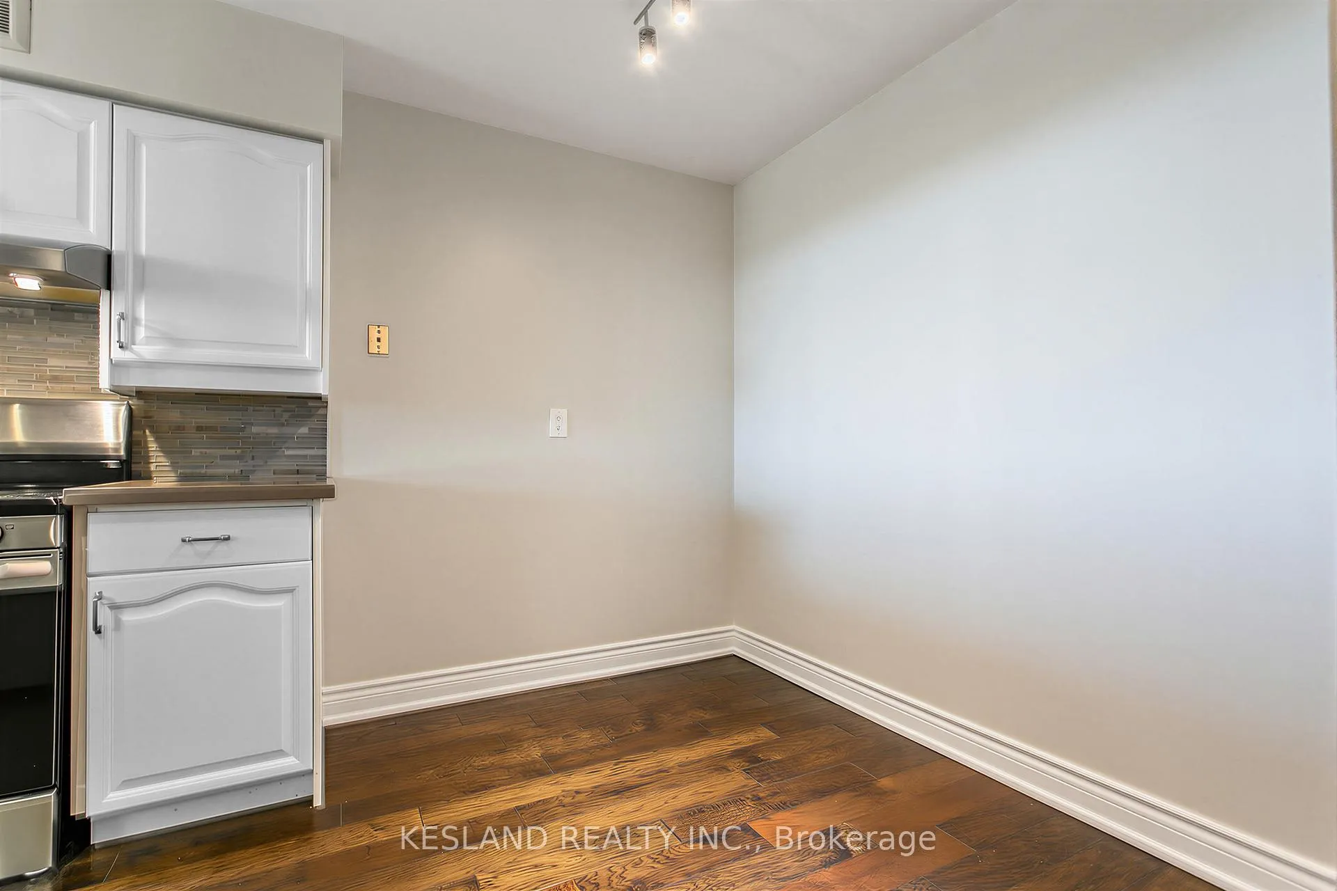 Photo 9 of Unit 1022, 25 Austin Drive, Markham, Markville — HOMEH
