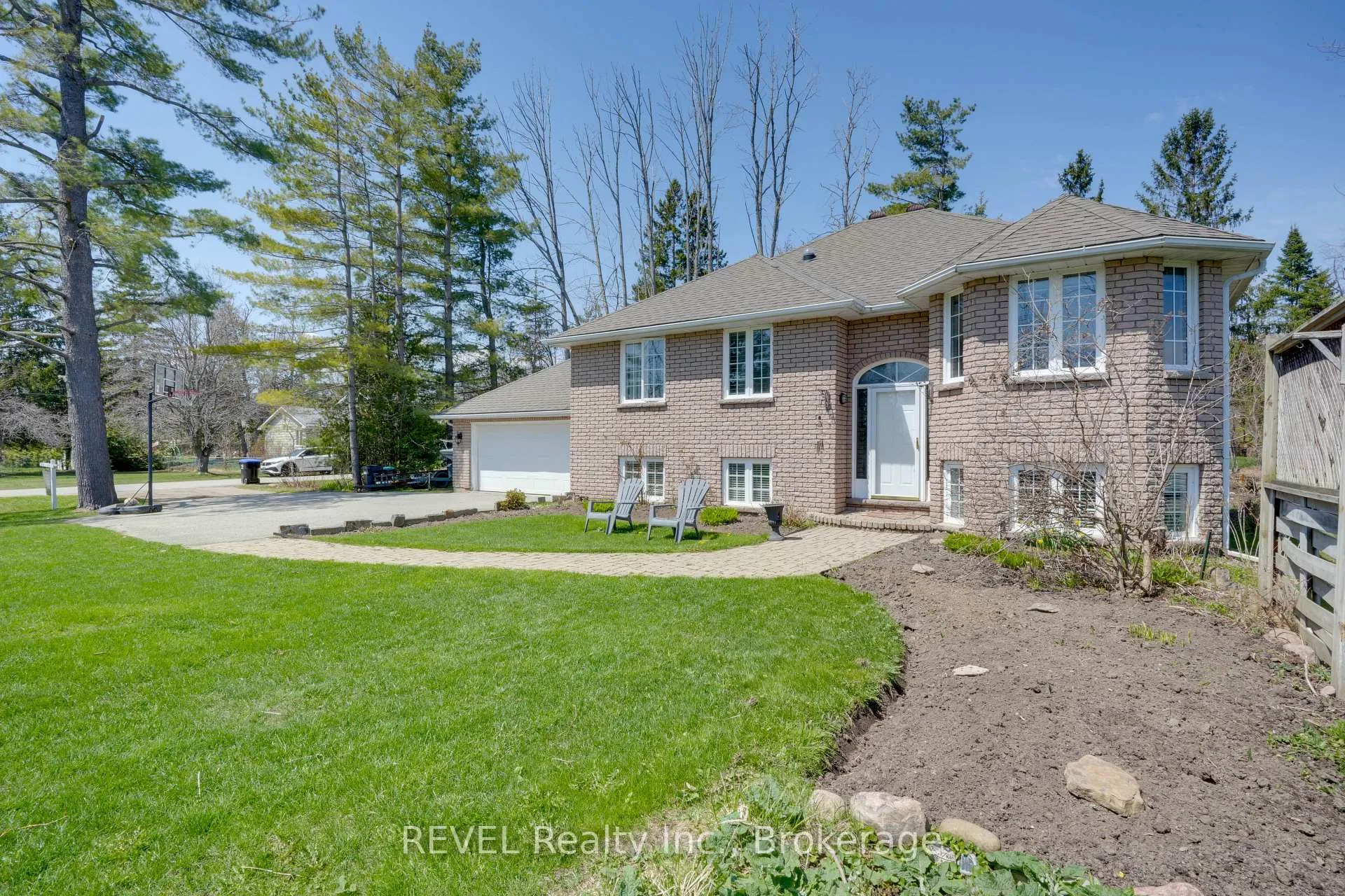 Photo 3 of 5 Barbara Avenue, Oro-Medonte, Rural Oro-Medonte — HOMEH
