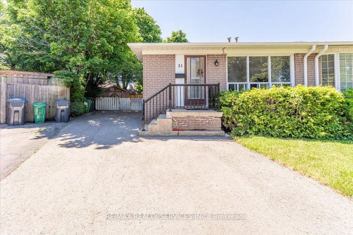 Photo 1 of 21 Welbeck Drive, Brampton, Northwood Park — HOMEH