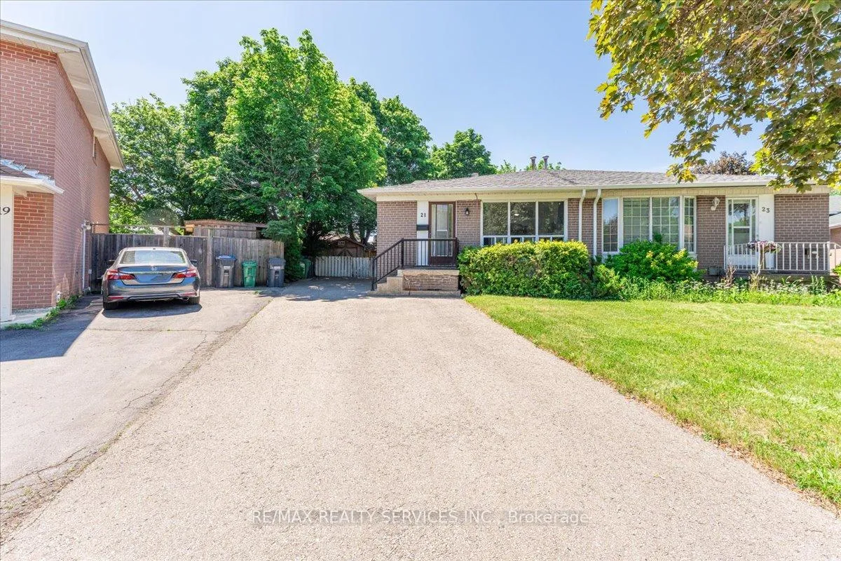 Photo 4 of 21 Welbeck Drive, Brampton, Northwood Park — HOMEH