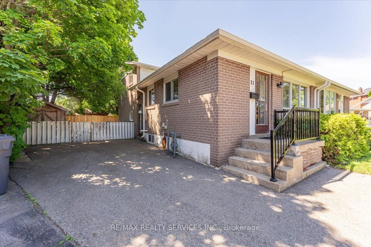 Photo 6 of 21 Welbeck Drive, Brampton, Northwood Park — HOMEH