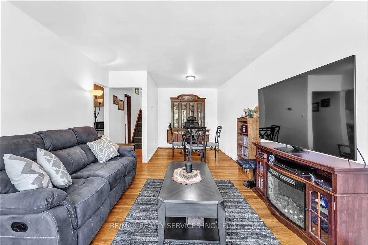 Photo 8 of 21 Welbeck Drive, Brampton, Northwood Park — HOMEH