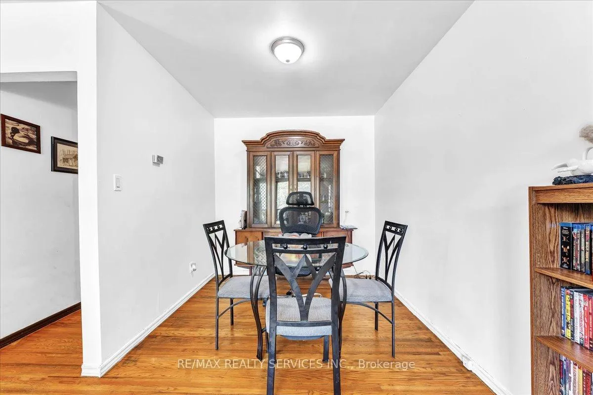Photo 10 of 21 Welbeck Drive, Brampton, Northwood Park — HOMEH