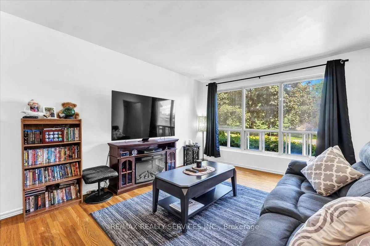 Photo 11 of 21 Welbeck Drive, Brampton, Northwood Park — HOMEH