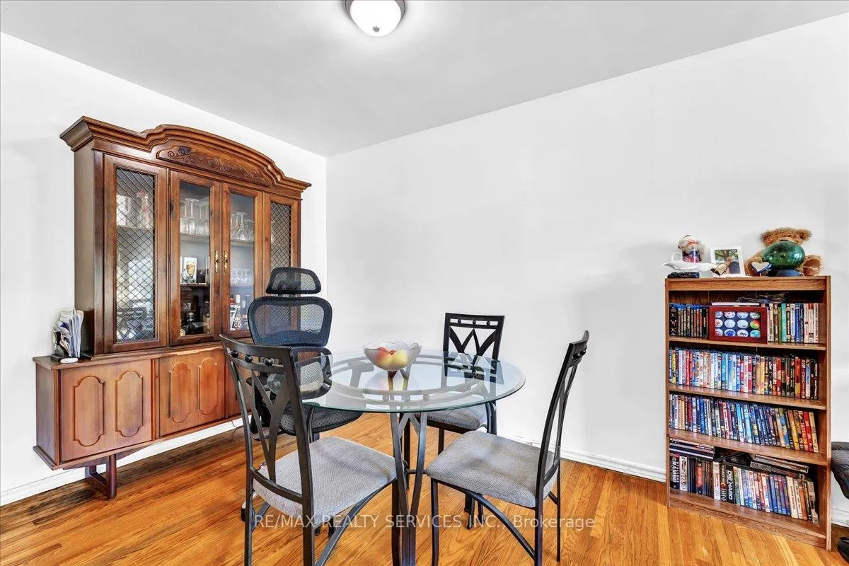 Photo 12 of 21 Welbeck Drive, Brampton, Northwood Park — HOMEH