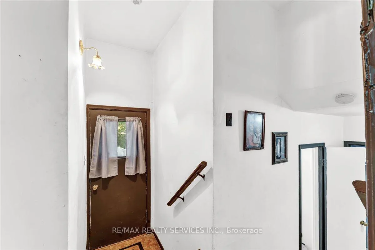 Photo 23 of 21 Welbeck Drive, Brampton, Northwood Park — HOMEH