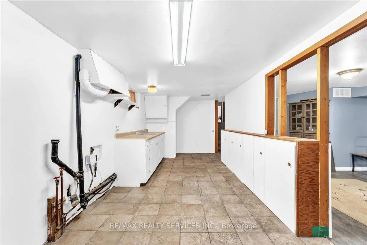 Photo 32 of 21 Welbeck Drive, Brampton, Northwood Park — HOMEH
