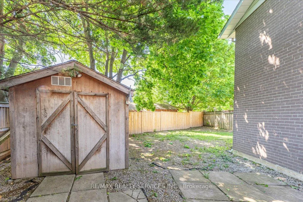 Photo 33 of 21 Welbeck Drive, Brampton, Northwood Park — HOMEH
