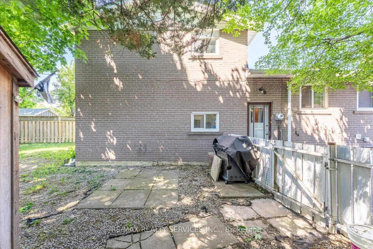 Photo 34 of 21 Welbeck Drive, Brampton, Northwood Park — HOMEH