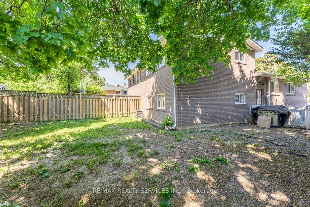 Photo 36 of 21 Welbeck Drive, Brampton, Northwood Park — HOMEH