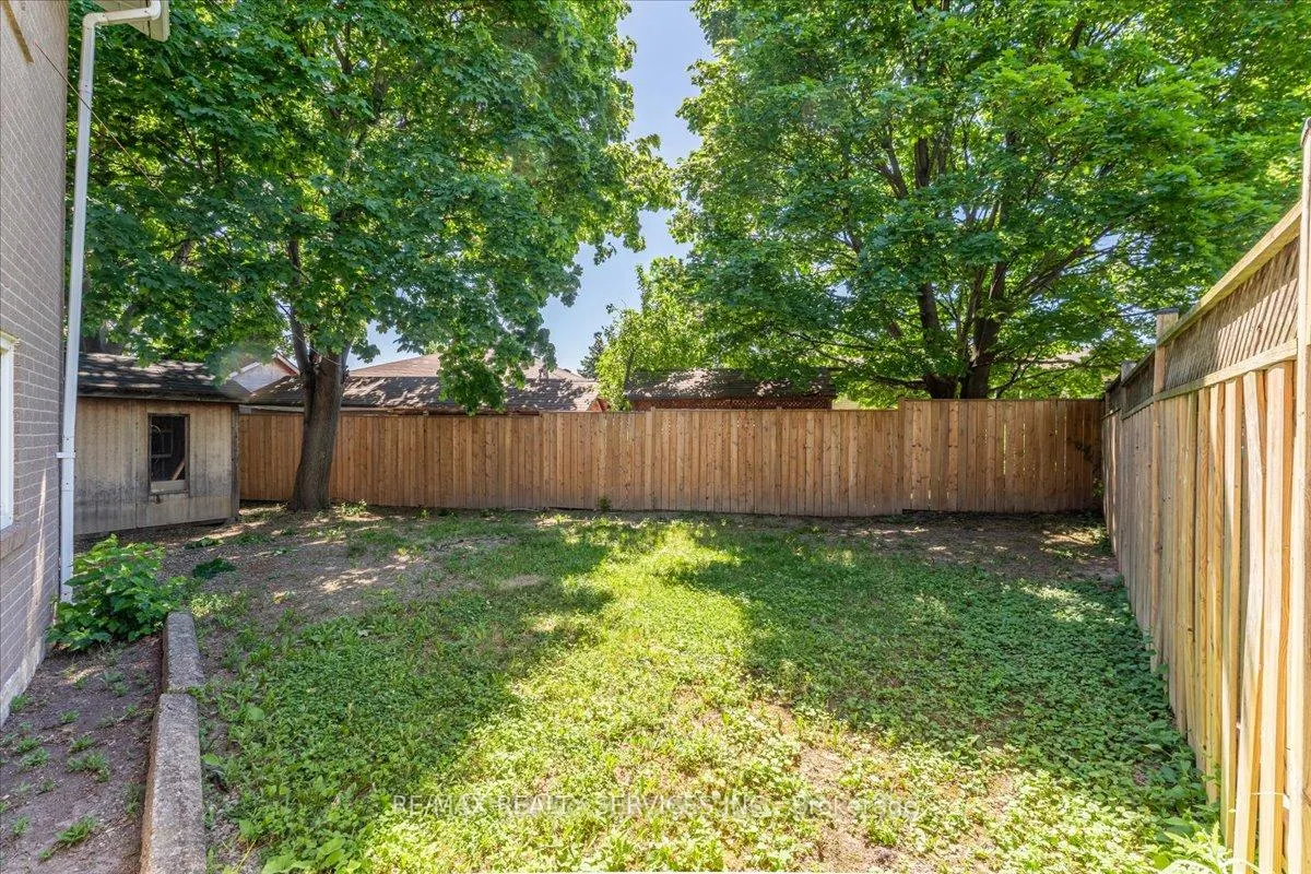 Photo 37 of 21 Welbeck Drive, Brampton, Northwood Park — HOMEH