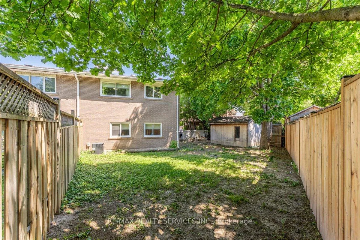 Photo 38 of 21 Welbeck Drive, Brampton, Northwood Park — HOMEH
