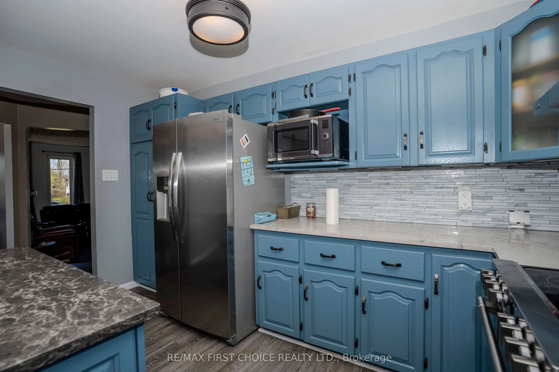 Photo 3 of 3306 Fairview Avenue, Thunder Bay, Rosslyn Road — HOMEH