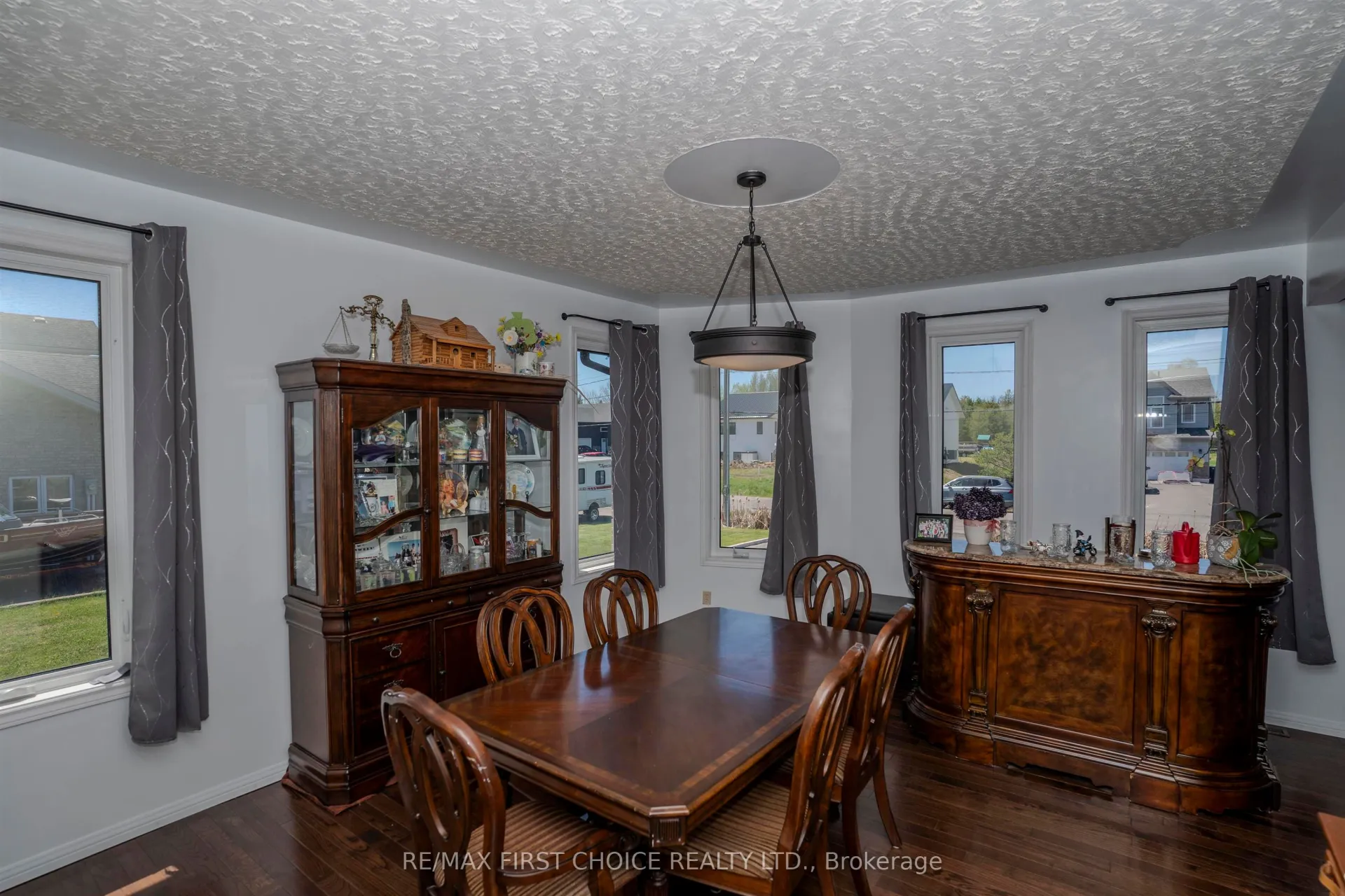 Photo 10 of 3306 Fairview Avenue, Thunder Bay, Rosslyn Road — HOMEH