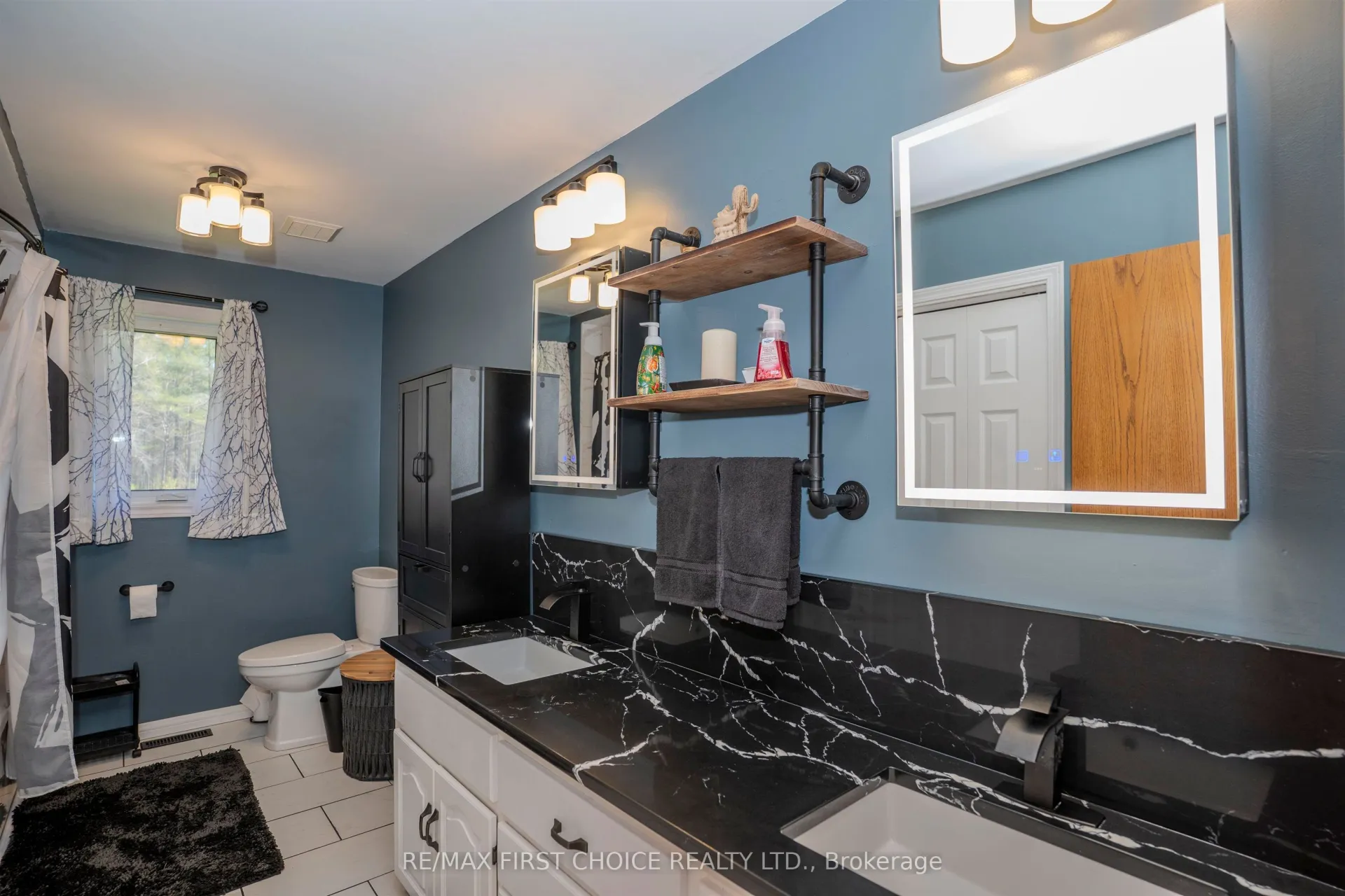 Photo 18 of 3306 Fairview Avenue, Thunder Bay, Rosslyn Road — HOMEH